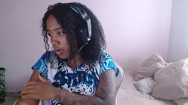 TiffanyRoouse online show from December 14, 10:18 pm