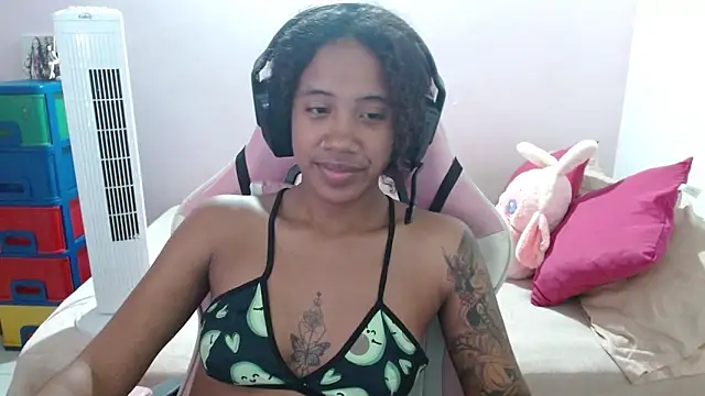 TiffanyRoouse online show from February 26, 3:32 am