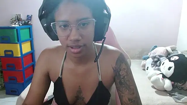 TiffanyRoouse online show from December 22, 12:51 am