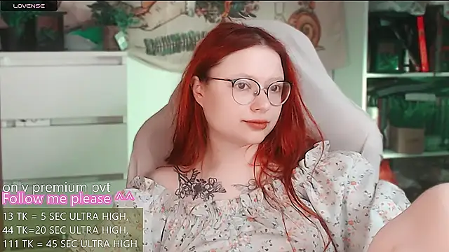 me  hanna online show from April 7, 3:29 am