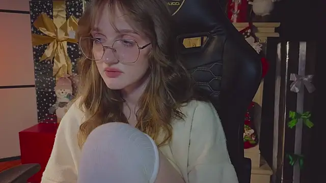 Snapshot of ELLIEJAY chatting on December 8, 2:39 am ELLIEJAY online show from December 8, 2:39 am