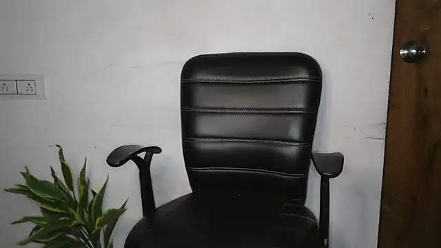 Snapshot of Suzie_darling chatting on October 5, 1:42 pm Suzie darling online show from October 5, 1:42 pm