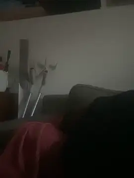 Elrubiolargo online show from October 12, 6:01 am