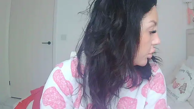 magical mia online show from November 29, 10:29 am