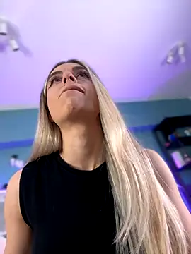 HaileyMadow online show from October 26, 7:14 am