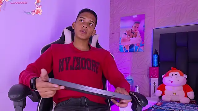 dilan alfonzo online show from April 14, 4:18 am