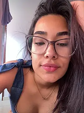 Snapshot of Alexsa_V chatting on May 7, 6:57 pm Alexsa V online show from May 7, 6:57 pm