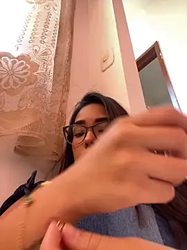 Snapshot of Alexsa_V chatting on May 9, 6:46 pm Alexsa V online show from May 9, 6:46 pm