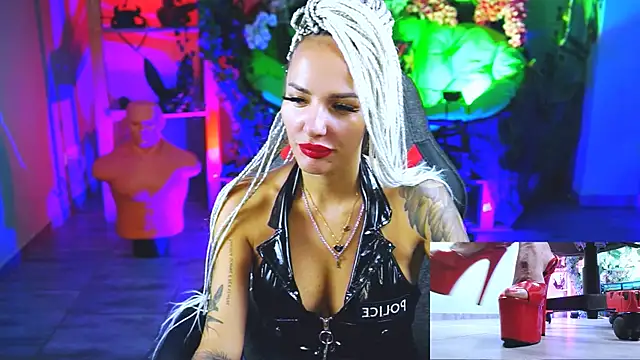 MonicaMaxwel online show from September 10, 11:10 am