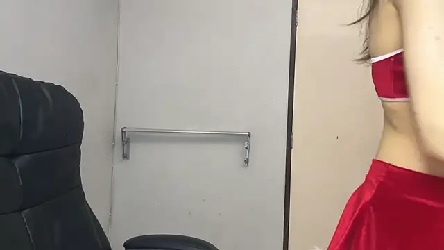 Snapshot of SassyJessi chatting on December 22, 4:09 am SassyJessi online show from December 22, 4:09 am