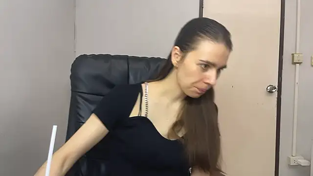 Snapshot of SassyJessi chatting on January 10, 4:14 am SassyJessi online show from January 10, 4:14 am