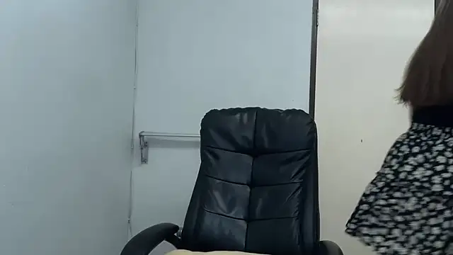 Snapshot of SassyJessi chatting on April 5, 4:09 am SassyJessi online show from April 5, 4:09 am