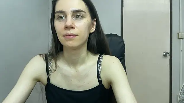 Snapshot of SassyJessi chatting on April 16, 4:35 am SassyJessi online show from April 16, 4:35 am