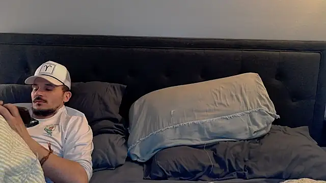 molly witha chance online show from February 24, 12:30 am