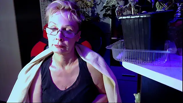 Snapshot of HelgaHimmell chatting on June 26, 6:56 pm HelgaHimmell online show from June 26, 6:56 pm