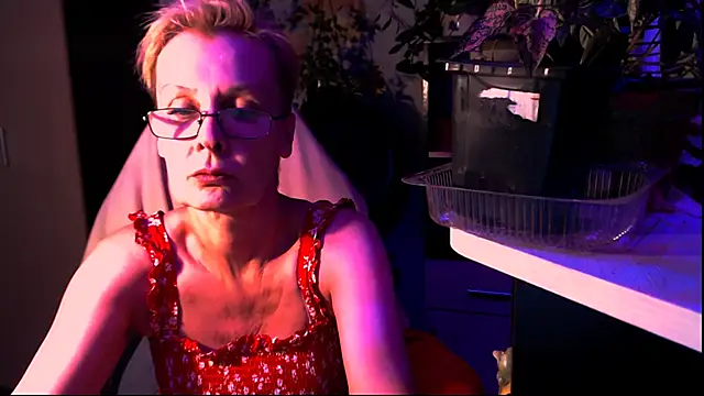 Snapshot of HelgaHimmell chatting on June 29, 7:36 pm HelgaHimmell online show from June 29, 7:36 pm