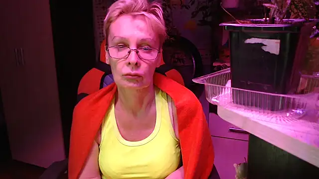Snapshot of HelgaHimmell chatting on July 9, 7:18 pm HelgaHimmell online show from July 9, 7:18 pm