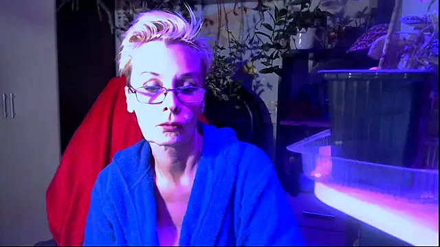 Snapshot of HelgaHimmell chatting on July 23, 7:45 pm HelgaHimmell online show from July 23, 7:45 pm