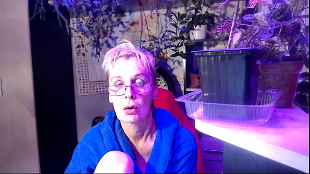 Snapshot of HelgaHimmell chatting on July 25, 8:50 pm HelgaHimmell online show from July 25, 8:50 pm