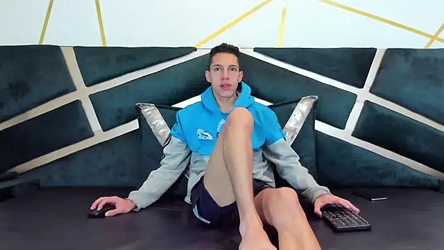 thiago19s online show from April 2, 8:06 pm