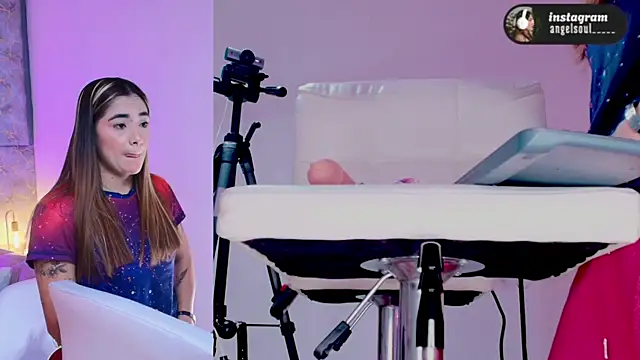 Angelst   online show from February 18, 6:31 am