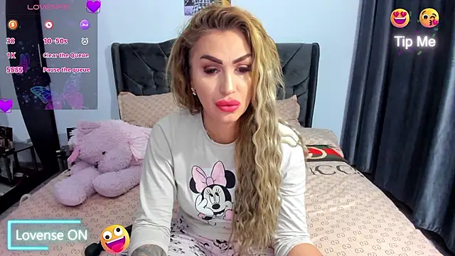 GlossyDiamondX online show from January 18, 3:43 am