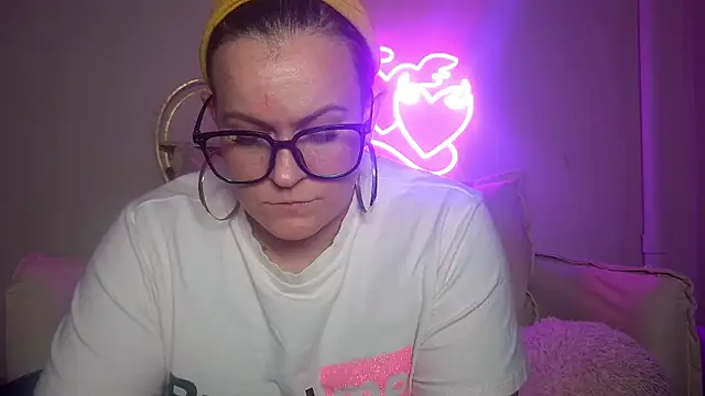 Snapshot of quinnmariexo chatting on January 12, 7:02 am quinnmariexo online show from January 12, 7:02 am