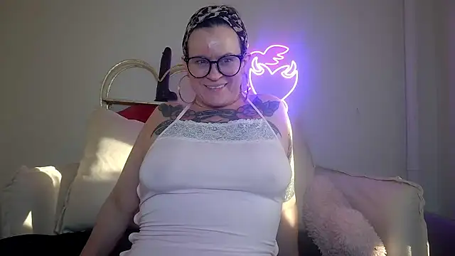 Snapshot of quinnmariexo chatting on January 15, 9:07 pm quinnmariexo online show from January 15, 9:07 pm