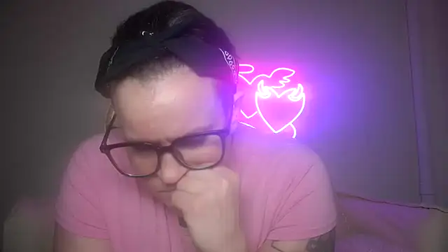 Snapshot of quinnmariexo chatting on February 11, 6:35 pm quinnmariexo online show from February 11, 6:35 pm