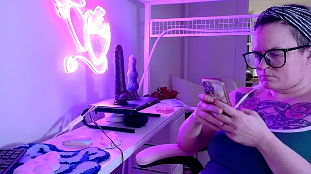 Snapshot of quinnmariexo chatting on February 19, 11:12 pm quinnmariexo online show from February 19, 11:12 pm