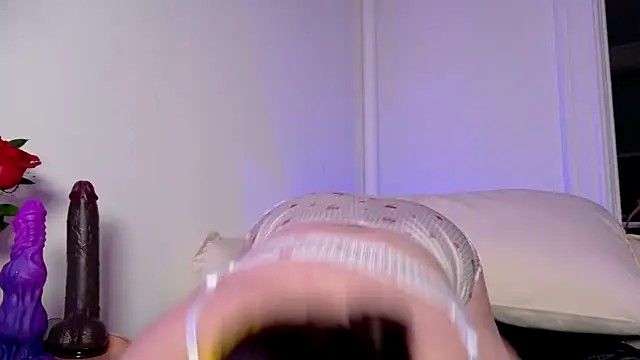 Snapshot of quinnmariexo chatting on February 20, 11:05 pm quinnmariexo online show from February 20, 11:05 pm