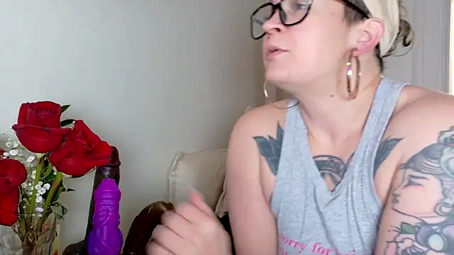 Snapshot of quinnmariexo chatting on February 24, 5:11 pm quinnmariexo online show from February 24, 5:11 pm