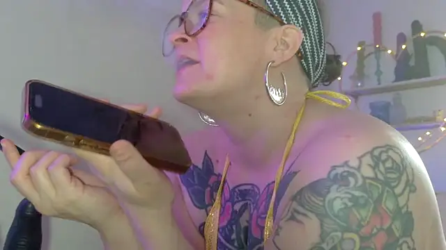 quinnmariexo online show from March 6, 4:47 pm