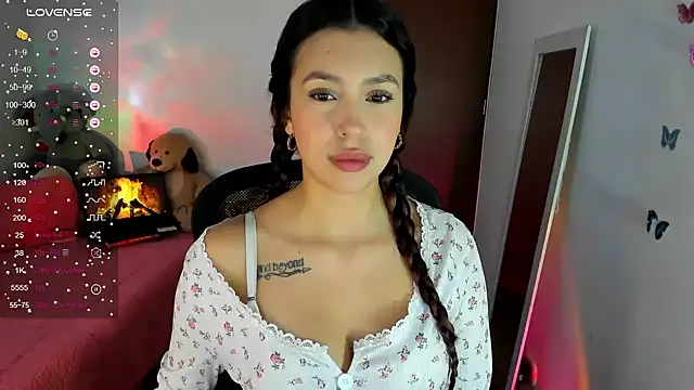 Snapshot of youpinkgirl_ chatting on January 11, 1:06 am youpinkgirl  online show from January 11, 1:06 am