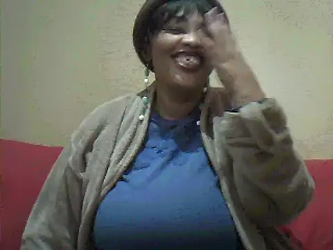 Snapshot of SexxyBoob chatting on June 21, 8:50 am SexxyBoob online show from June 21, 8:50 am