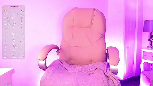 Snapshot of keily_gh1 chatting on December 12, 5:20 am keily gh1 online show from December 12, 5:20 am