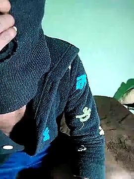 Snapshot of Fuckbudiez chatting on April 8, 11:16 pm Fuckbudiez online show from April 8, 11:16 pm