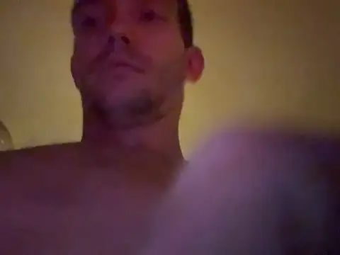 Snapshot of czruz chatting on December 21, 12:07 am czruz online show from December 21, 12:07 am