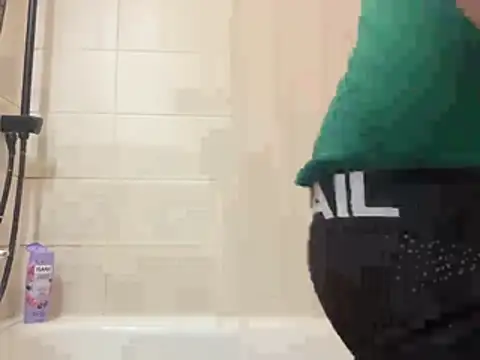 Snapshot of czruz chatting on January 11, 5:01 am czruz online show from January 11, 5:01 am