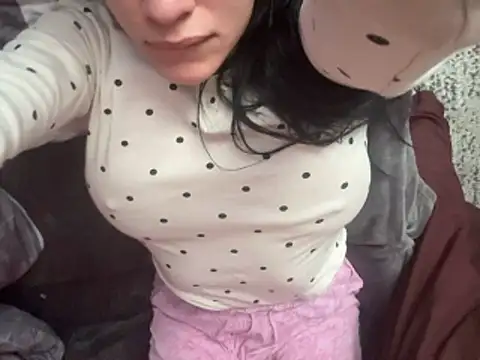 Snapshot of czruz chatting on February 5, 7:02 am czruz online show from February 5, 7:02 am