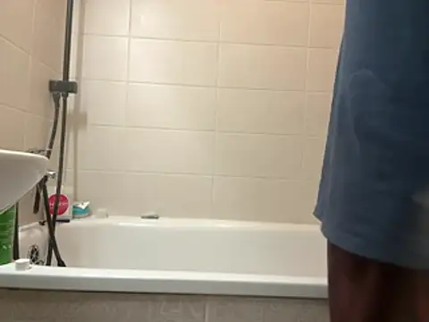 Snapshot of czruz chatting on February 19, 6:31 am czruz online show from February 19, 6:31 am