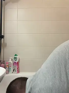 Snapshot of czruz chatting on February 24, 5:22 pm czruz online show from February 24, 5:22 pm