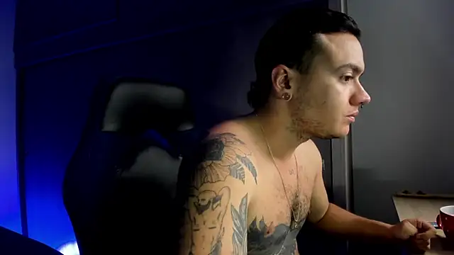 Snapshot of male_pussy chatting on January 11, 6:46 pm male pussy online show from January 11, 6:46 pm