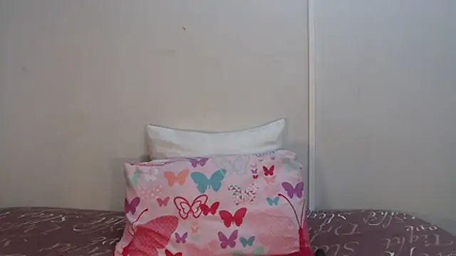 yummydoll97 online show from February 2, 7:01 pm
