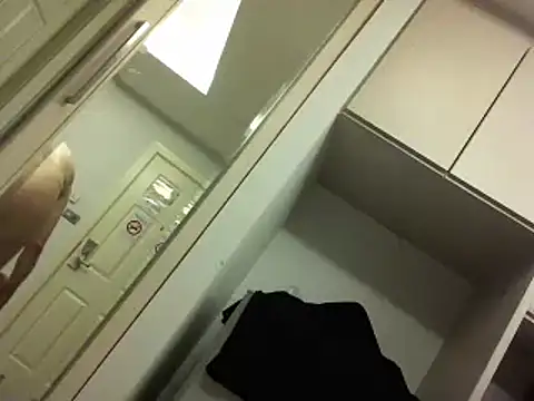 Snapshot of NicoPuma chatting on December 2, 3:26 am NicoPuma online show from December 2, 3:26 am