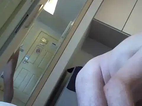 Snapshot of NicoPuma chatting on December 9, 4:23 am NicoPuma online show from December 9, 4:23 am