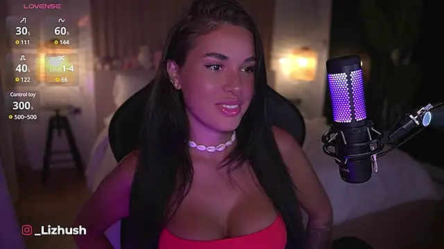 Snapshot of Lizhush_ chatting on January 6, 6:52 pm Lizhush  online show from January 6, 6:52 pm