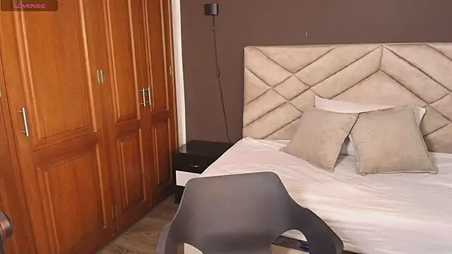 Raquel jones online show from November 12, 11:43 am