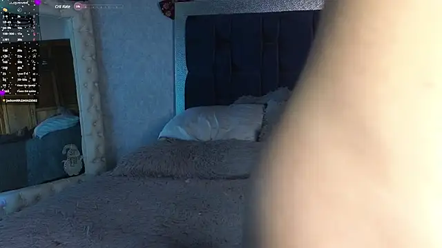 Snapshot of SaraWilliamss_ chatting on December 24, 12:11 pm SaraWilliamss online show from December 24, 12:11 pm