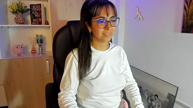 Isabellaa22 1 online show from February 19, 3:06 am